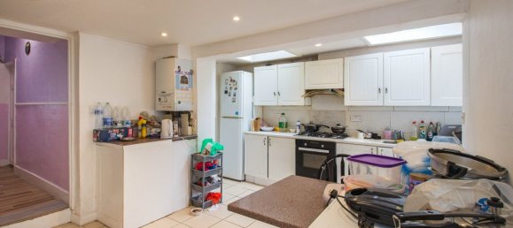 3 bedrooms House in London, United Kingdom No. 2008 4