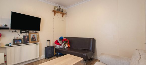 3 bedrooms House in London, United Kingdom No. 2008 3