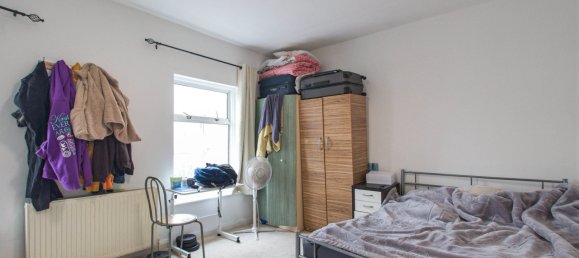 3 bedrooms House in London, United Kingdom No. 2008 9