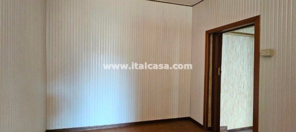 7 rooms House in Bagnolo San Vito, Italy No. 7529 18
