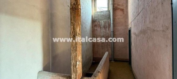 7 rooms House in Bagnolo San Vito, Italy No. 7529 29