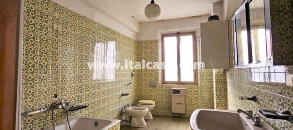 7 rooms House in Bagnolo San Vito, Italy No. 7529 21