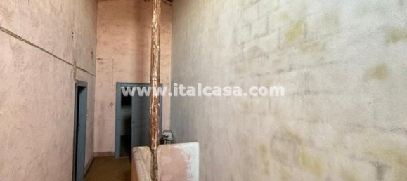 7 rooms House in Bagnolo San Vito, Italy No. 7529 25