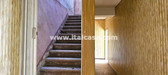 7 rooms House in Bagnolo San Vito, Italy No. 7529 24