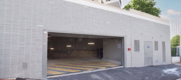 12m² Parking in Nanterre, France No. 115435 2