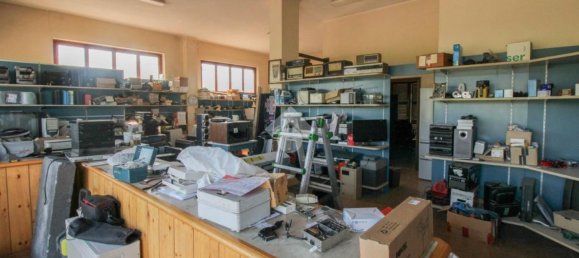 130m² Commercial property in Castrezzato, Italy No. 182146 10