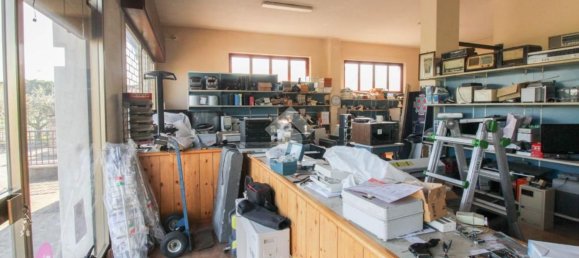 130m² Commercial property in Castrezzato, Italy No. 182146 15