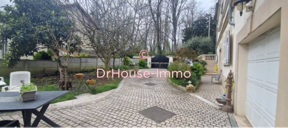 6 bedrooms House in Orly, France No. 171596 10