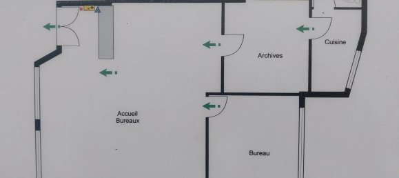 63m² Commercial property in Paris, France No. 173210 6