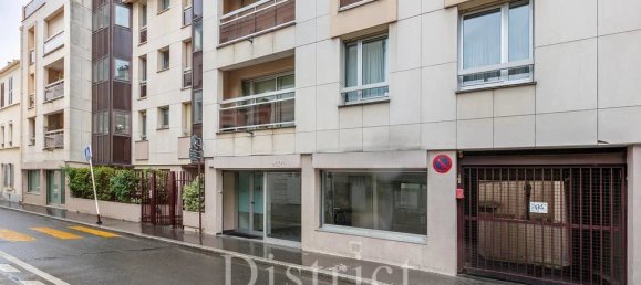 63m² Commercial property in Paris, France No. 173210 4