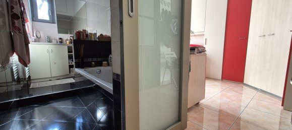 4 bedrooms Apartment in Milan, Italy No. 373178 8