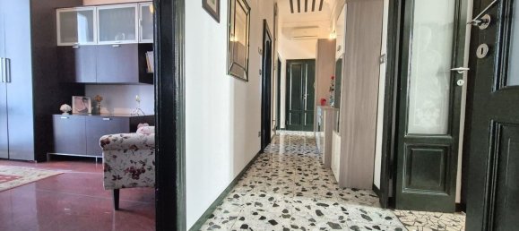 4 bedrooms Apartment in Milan, Italy No. 373178 4