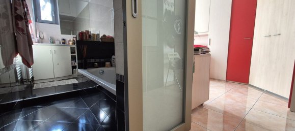 4 bedrooms Apartment in Milan, Italy No. 373178 11