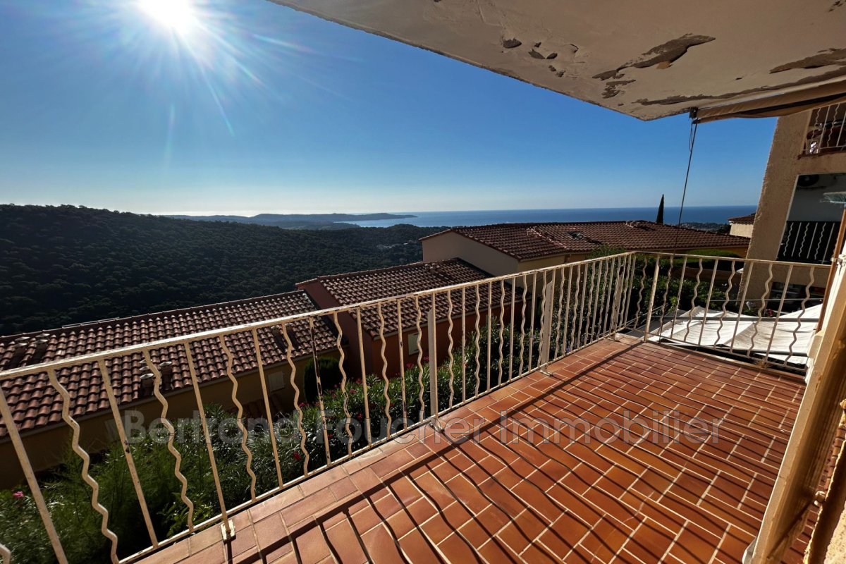 1 bedroom Apartment in Cavalaire-sur-Mer, France No. 295960