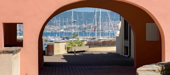 2 غرف نوم شقة في Trieste, Italy رقم 317819 70