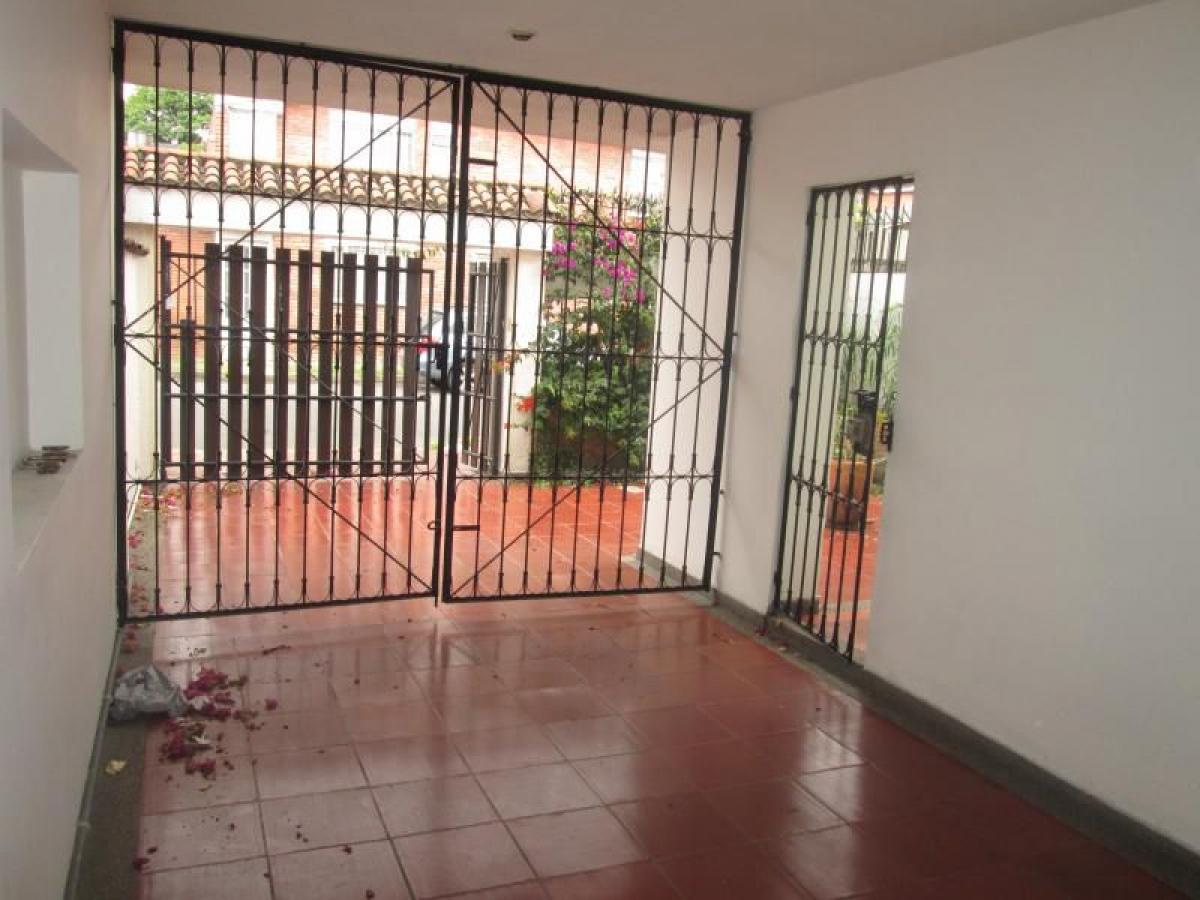 Casa de 4 dormitorios en Bogotá, Colombia No. 13633