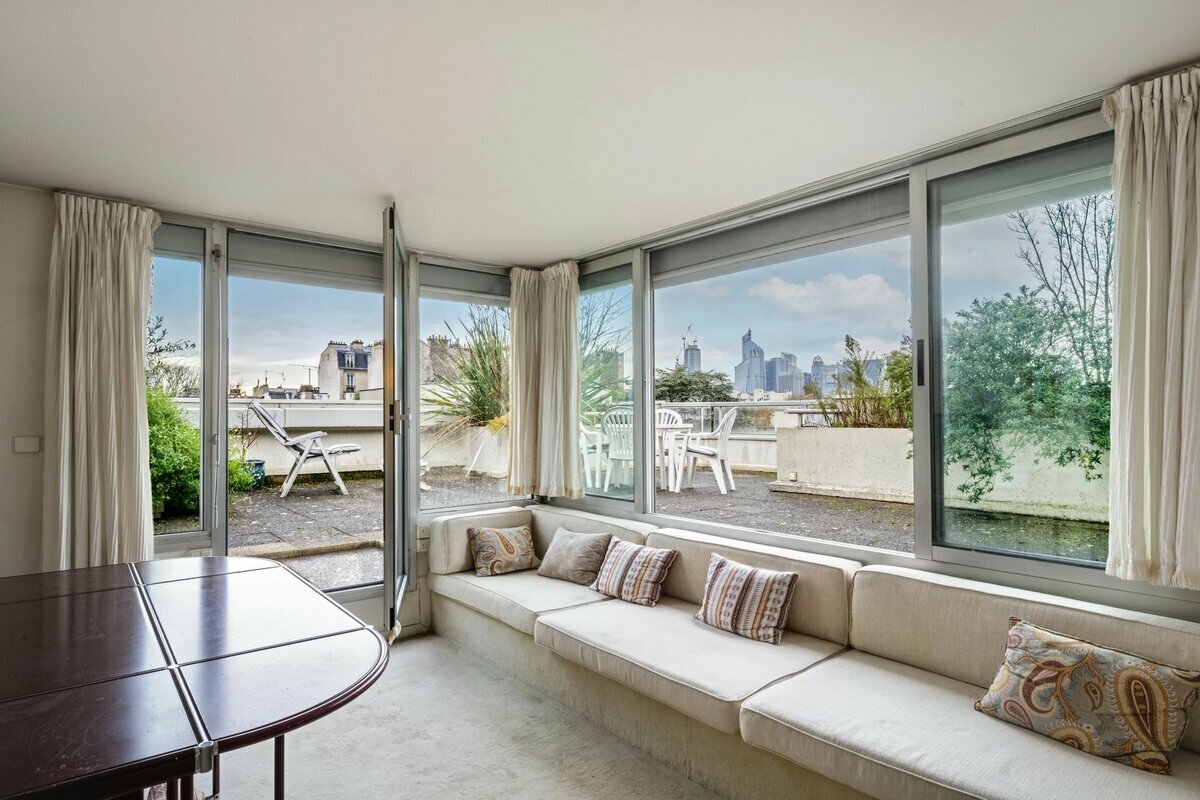 4 bedrooms Castles in Neuilly-sur-Seine, France No. 167922