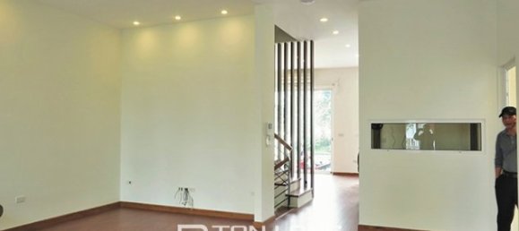 3 bedrooms Villa in Long Bien, Vietnam No. 3306 2