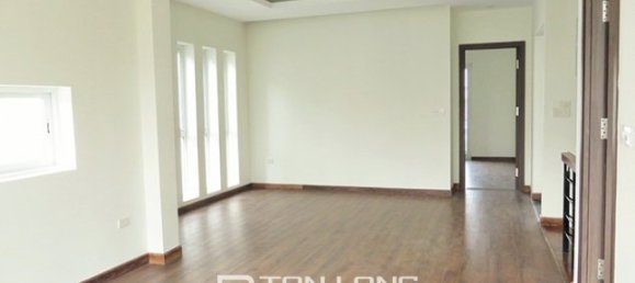 3 bedrooms Villa in Long Bien, Vietnam No. 3306 10