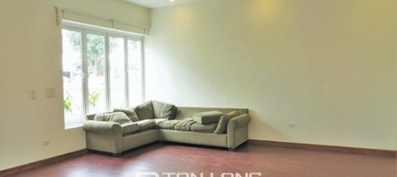 3 bedrooms Villa in Long Bien, Vietnam No. 3306 3