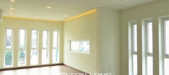 3 bedrooms Villa in Long Bien, Vietnam No. 3306 11