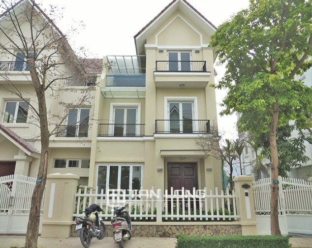 3 bedrooms Villa in Long Bien, Vietnam No. 3306