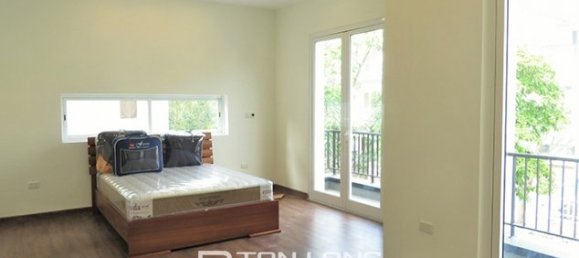 3 bedrooms Villa in Long Bien, Vietnam No. 3306 6