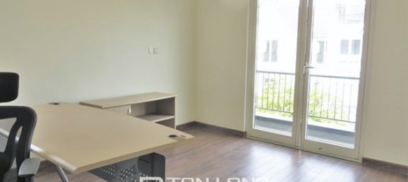 3 bedrooms Villa in Long Bien, Vietnam No. 3306 12