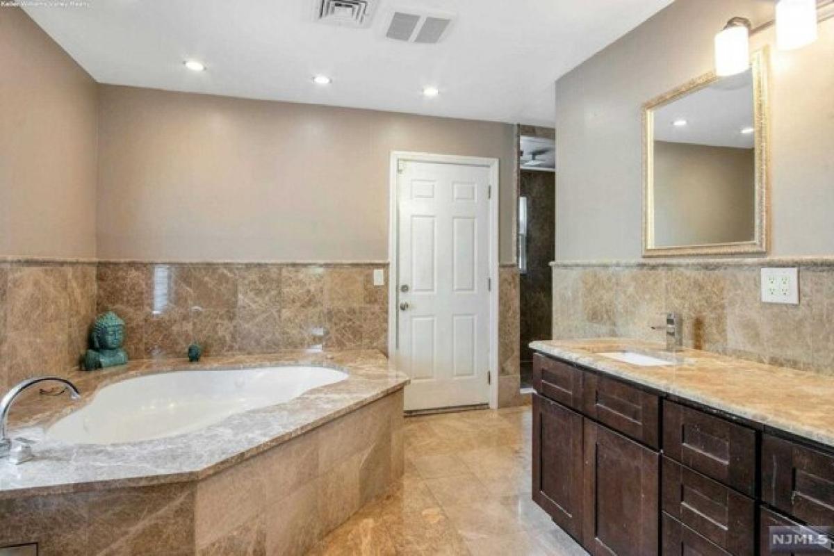 3 bedrooms House in Englewood, USA No. 373713