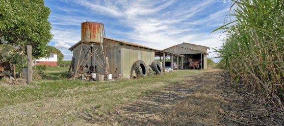 4 bedrooms House in Moore Park Beach, Australia No. 1042 7