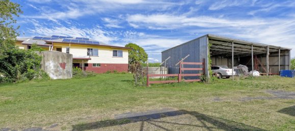 4 bedrooms House in Moore Park Beach, Australia No. 1042 5
