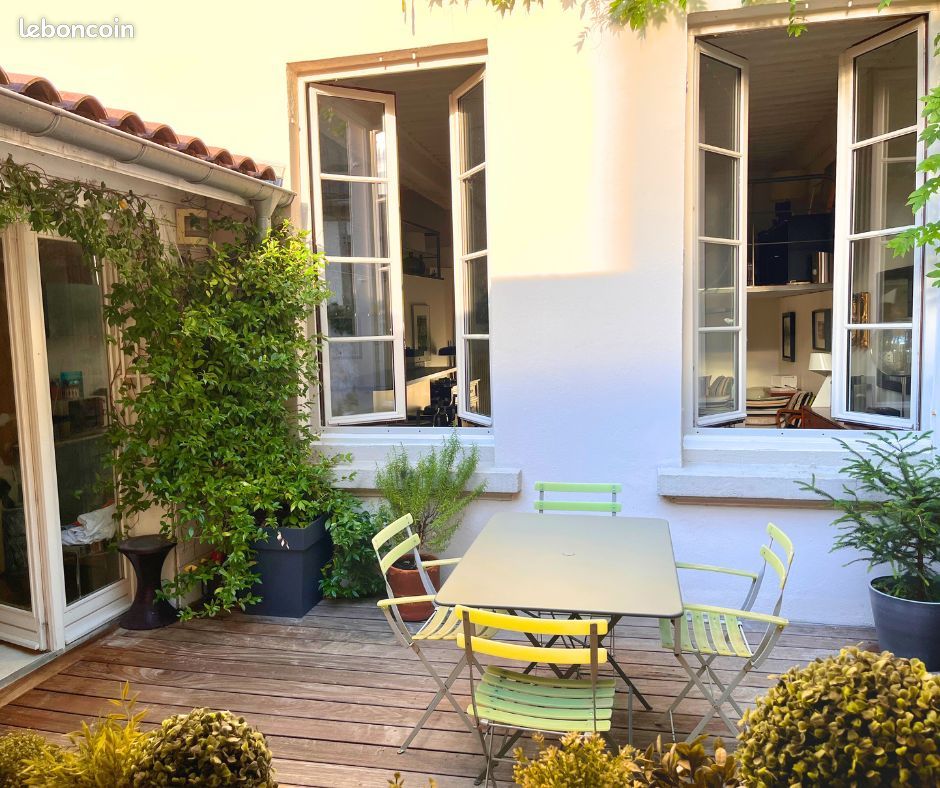 2 bedrooms Apartment in Lyon, France No. 317085