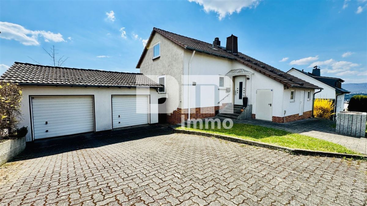 3 bedrooms Townhouse in Kassel, Germany No. 61300