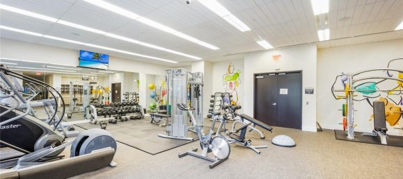 1 dormitorio propiedad comercial en alquiler en Miami, Miami-Dade, Florida, USA № 615183 4