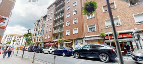 3 bedrooms Apartment in Basque Autonomous Community, Spain No. 155885 2