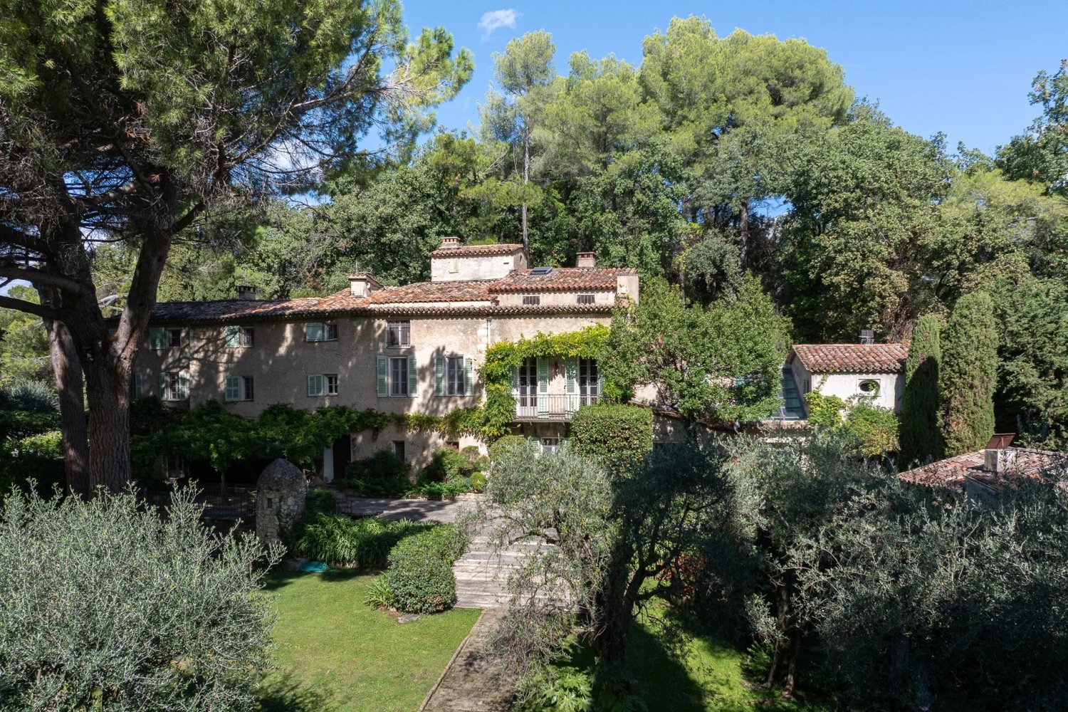 9 bedrooms Villa in Grasse, France No. 1568