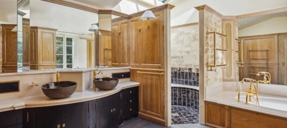 9 bedrooms Villa in Grasse, France No. 1568 6