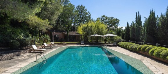 9 bedrooms Villa in Grasse, France No. 1568 2