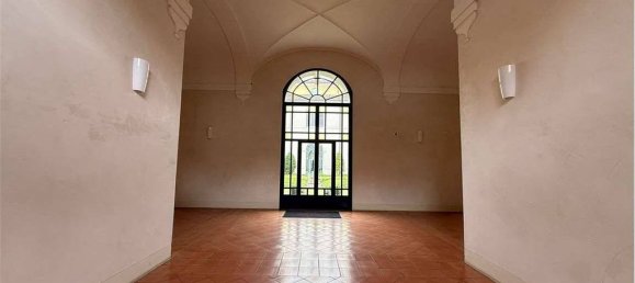 Квартира с 2 спальнями в Феррара, Италия № 366055 3