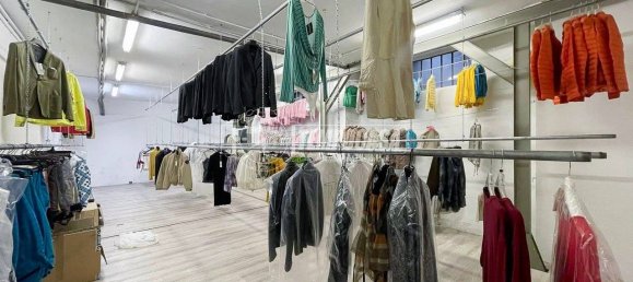 5 rooms Commercial property in Turin, Italy No. 375272 18