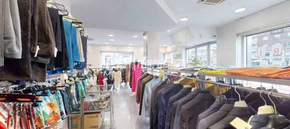 5 rooms Commercial property in Turin, Italy No. 375272 12