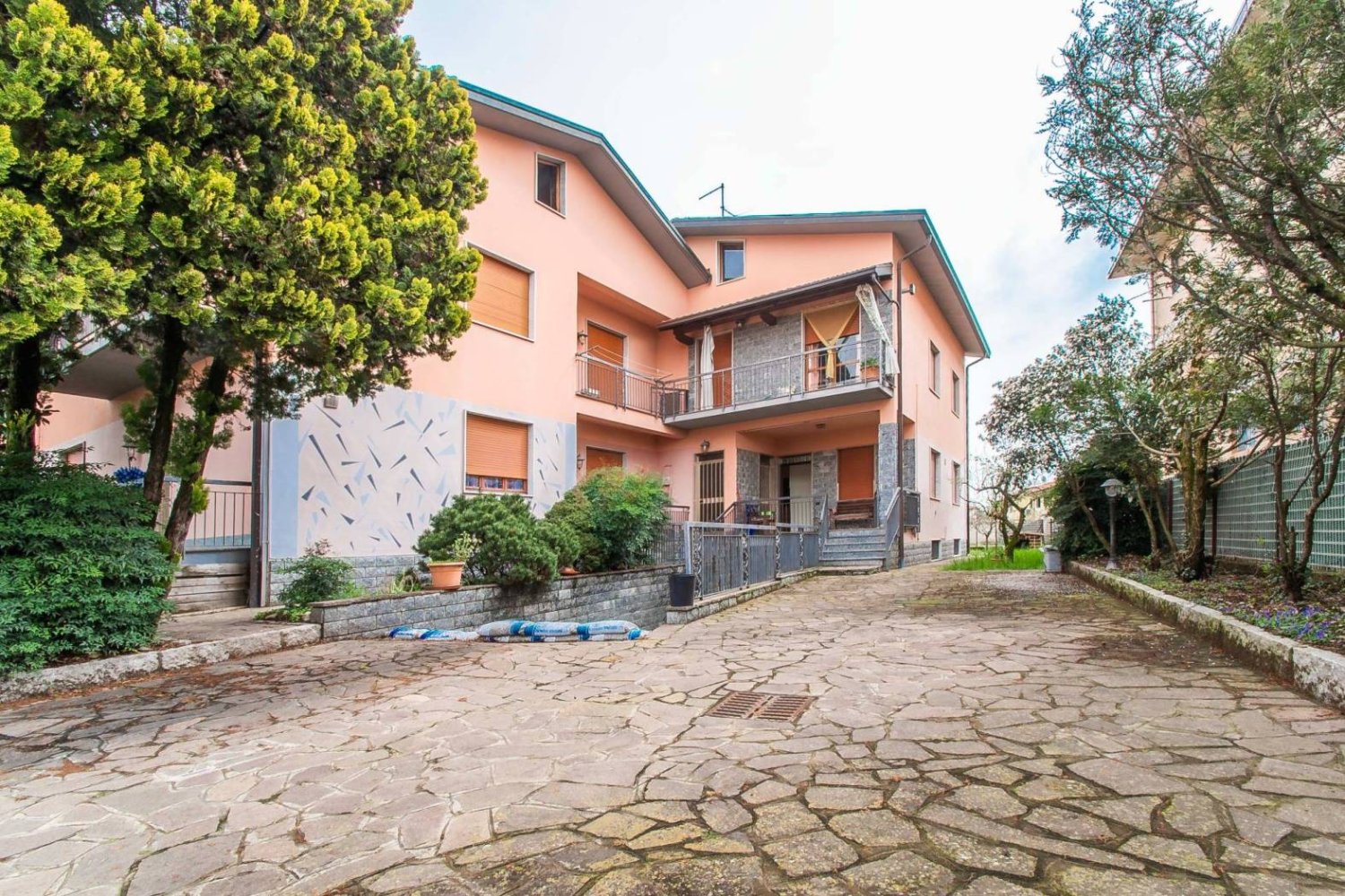 3 chambres Appartement à Limido Comasco, Italy No. 61230