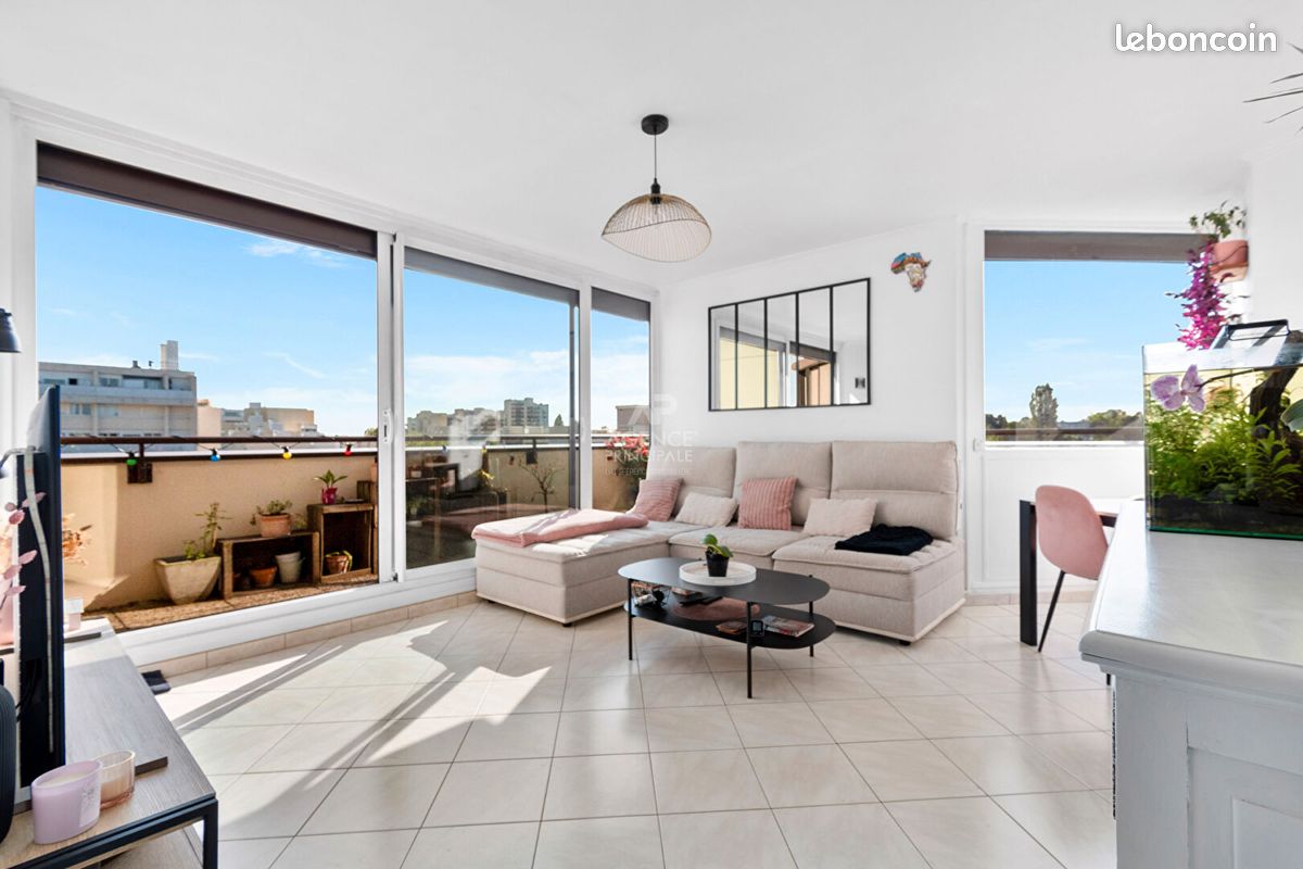 Apartamento de 2 dormitorios en Saint-Germain-en-Laye, France No. 322234