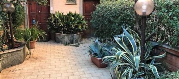 Apartamento de 5 habitaciónes en Rome, Italy No. 270282 2