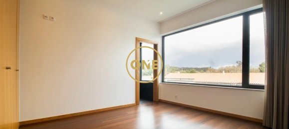 3 Schlafzimmer Haus in Maia, Portugal, Nr. 52493 16