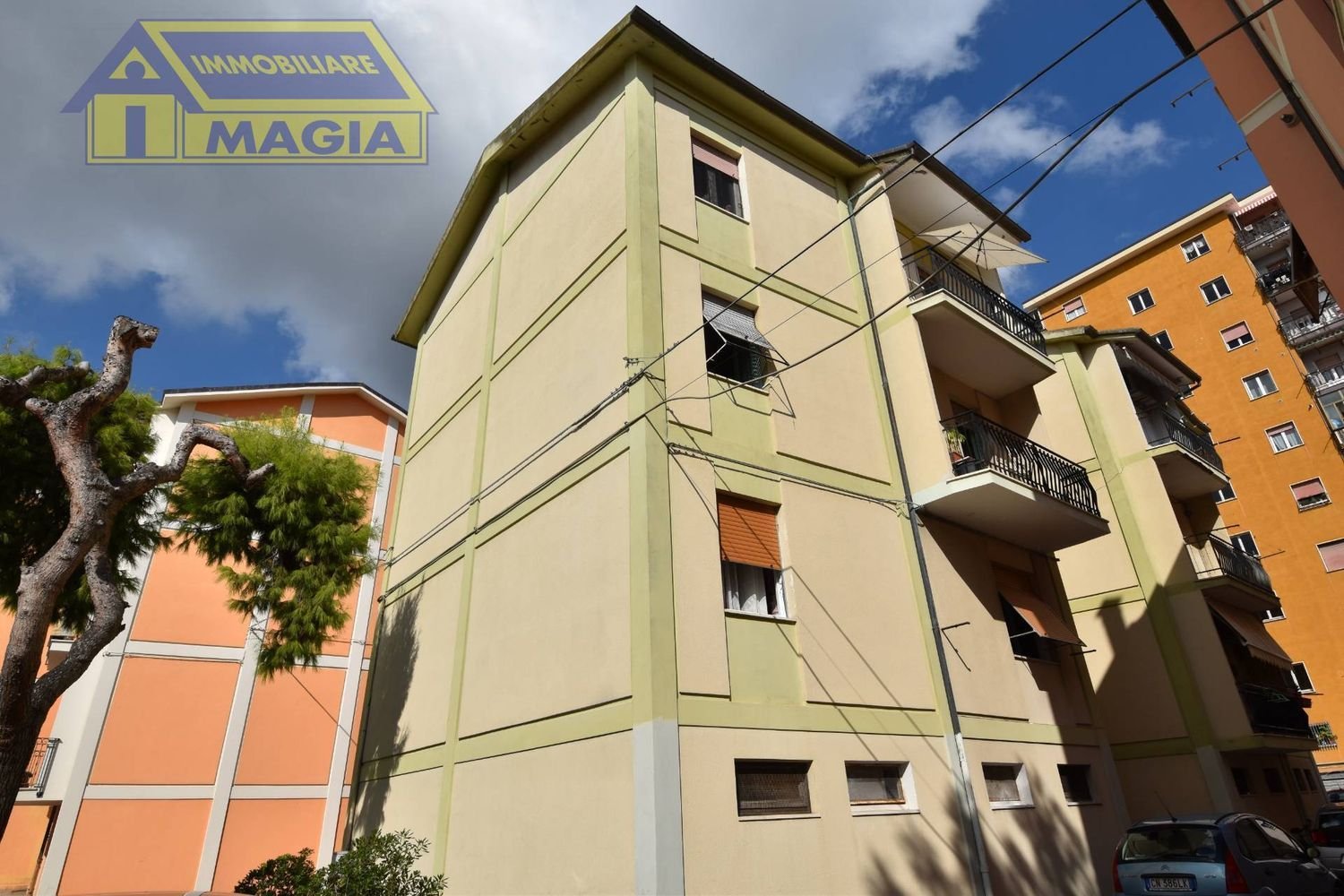 3 rooms Apartment in San Benedetto del Tronto, Italy No. 225746