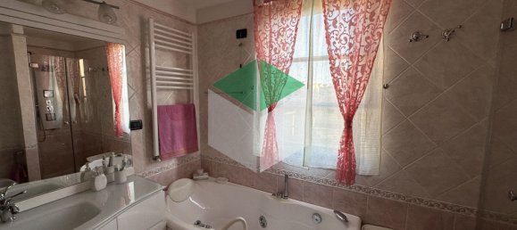 Casa de 5 divisões em Viareggio, Italy N.º 193906 70