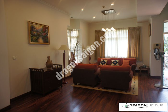 336m² House in District 7, Vietnam No. 11144