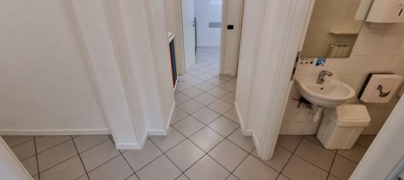 Bureau à Villa Guardia, Italy 92m² No. 199363 4