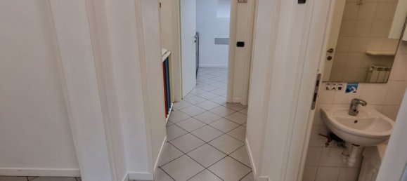 Bureau à Villa Guardia, Italy 92m² No. 199363 3